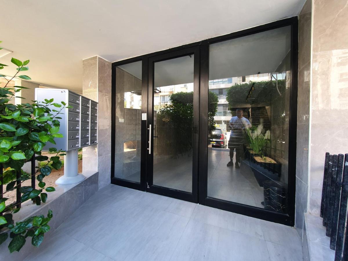 Ezore Yam Apartmens - Elmali'Akh St. 4 Bat Yam Exterior foto
